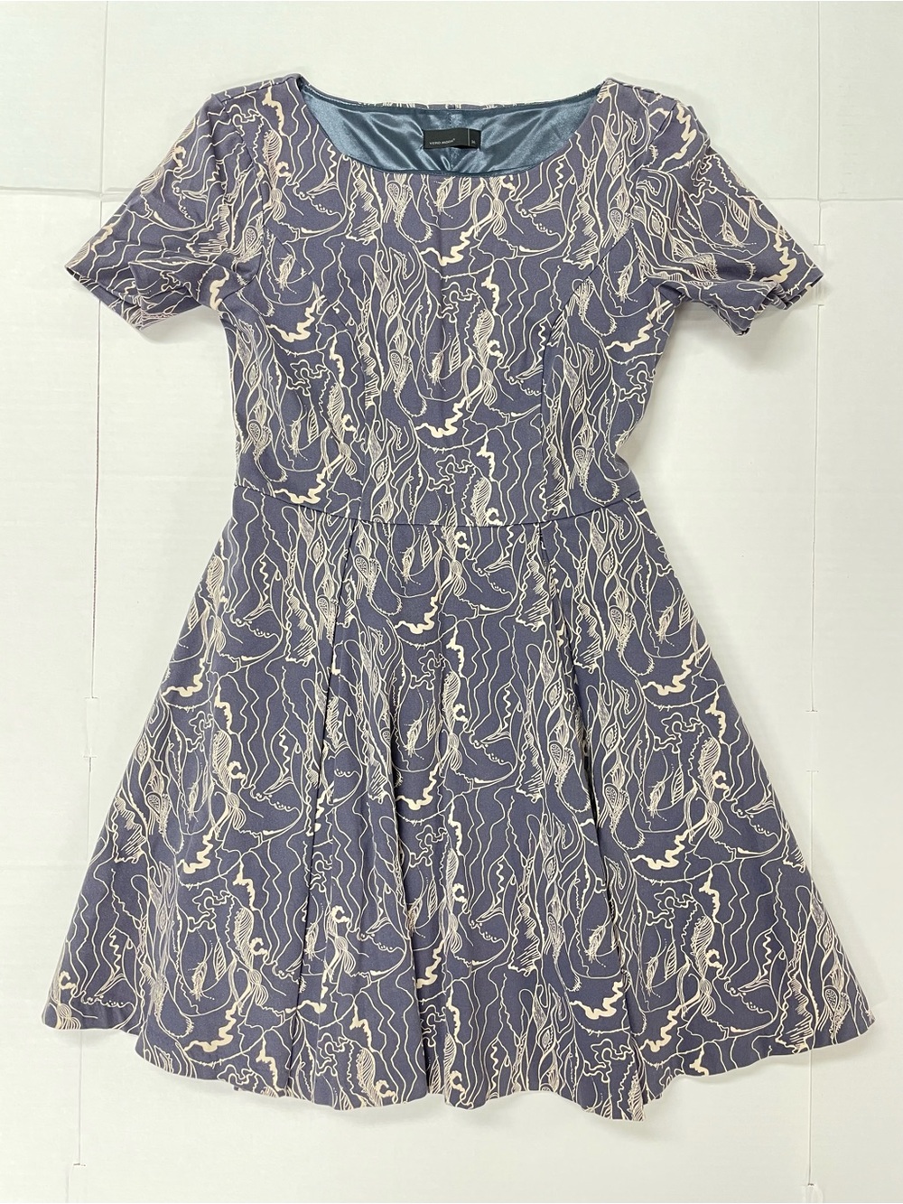 EUC Vero Moda Dress Floral Blue Grey Above Knee Crew Neck A-Line Zipper Lined